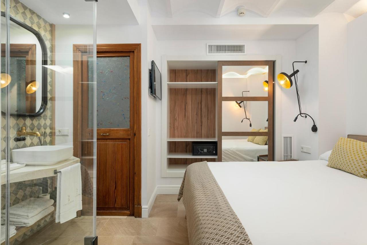 Deluxe Double Room Pool View