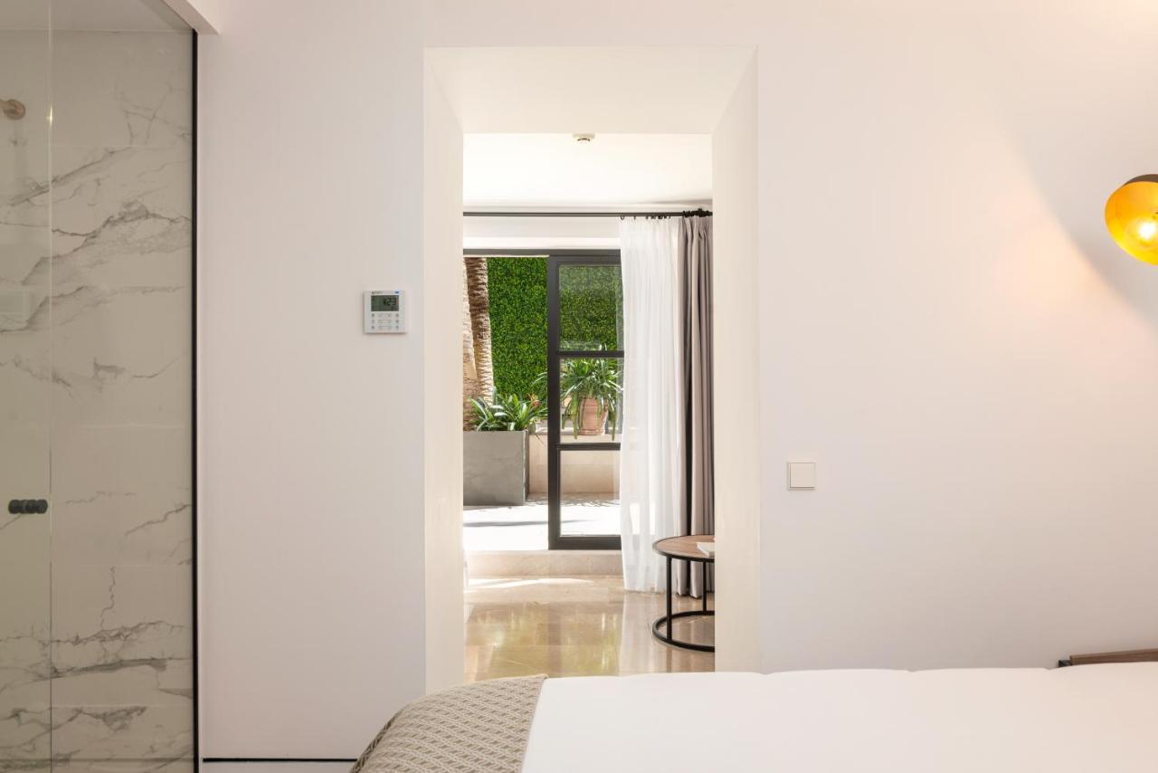 Deluxe Double Room Pool View