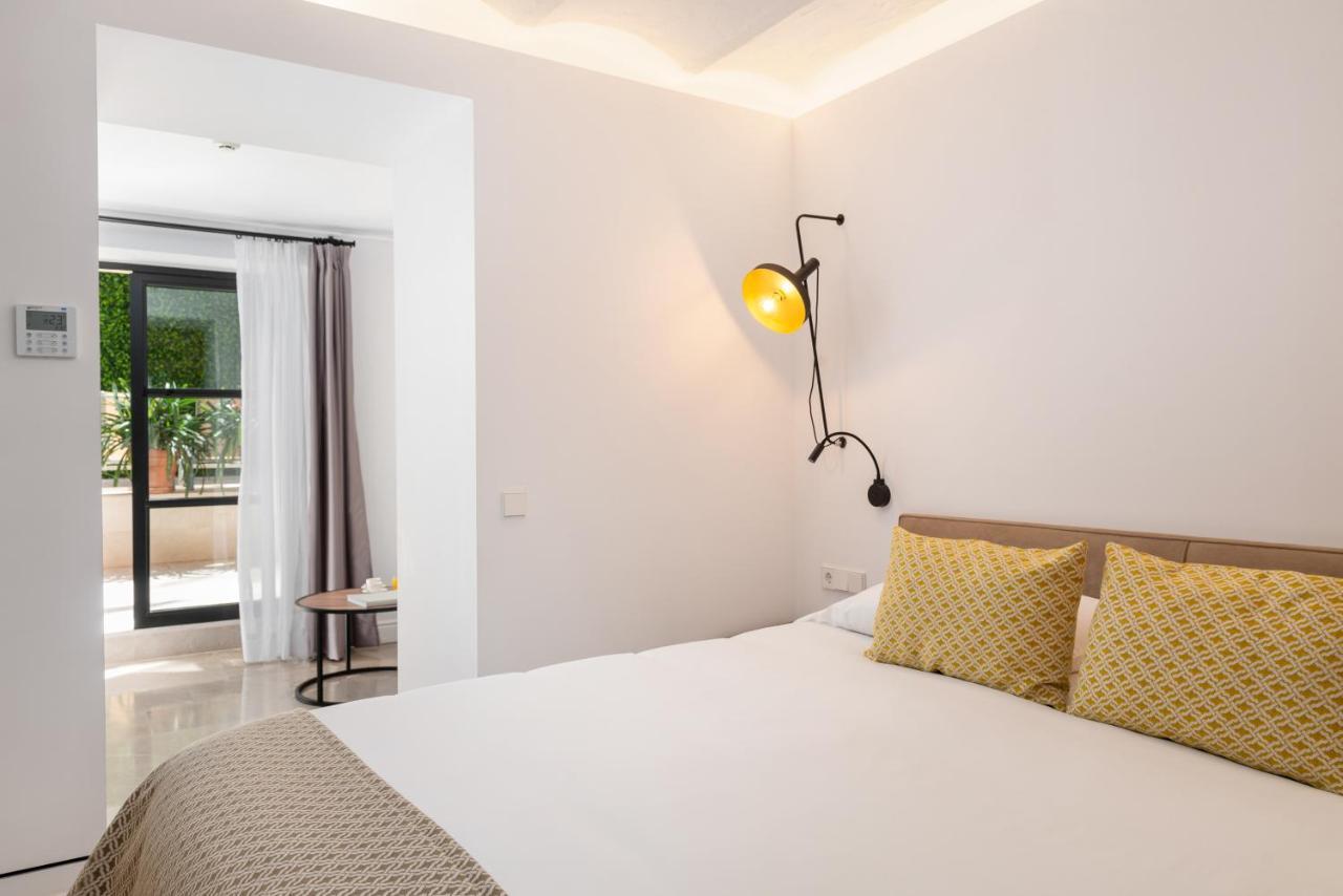 Deluxe Double Room Pool View